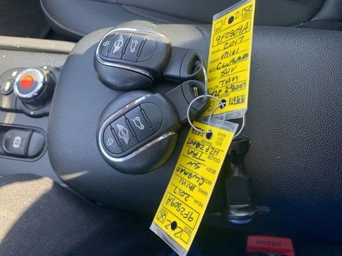 Used 2017 MINI Cooper Clubman ALL4 image 41