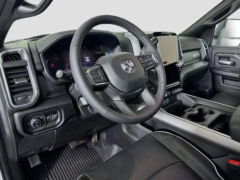 New 2025 RAM 2500 Laramie AWD/4WD image 9