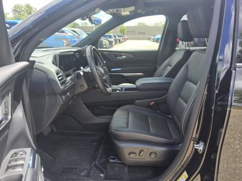 Used 2026 Chevrolet Traverse High Country w/ LPO, Floor Liner Package AWD/4WD image 6