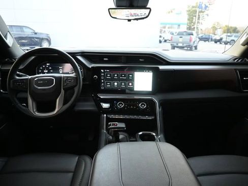 Used 2024 GMC Sierra 1500 Denali w/ Technology Package image 12