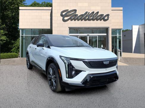 New 2026 Cadillac Optiq Sport 2 image 7