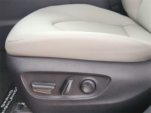 New 2026 Toyota Grand Highlander XLE image 17