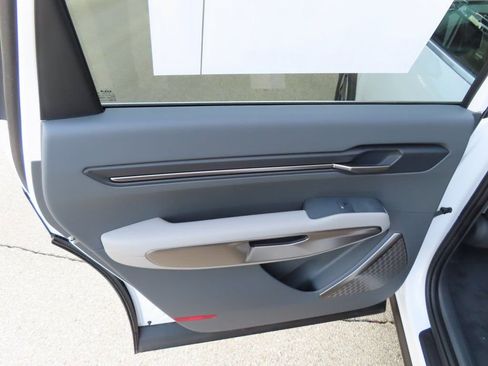 New 2026 Kia EV9 Wind image 32