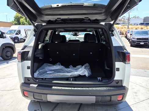 New 2026 Jeep Cherokee Overland AWD/4WD image 11