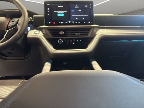 New 2026 Ford Explorer Platinum AWD/4WD image 13