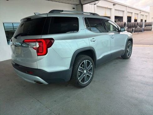 Used 2020 GMC Acadia SLT w/ Driver Alert Package II FWD image 9