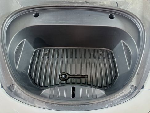 Used 2023 Tesla Model 3 Standard Range image 31