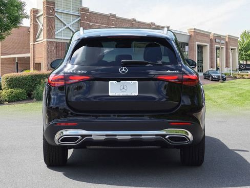 Certified 2025 Mercedes-Benz GLC 300 4MATIC image 5
