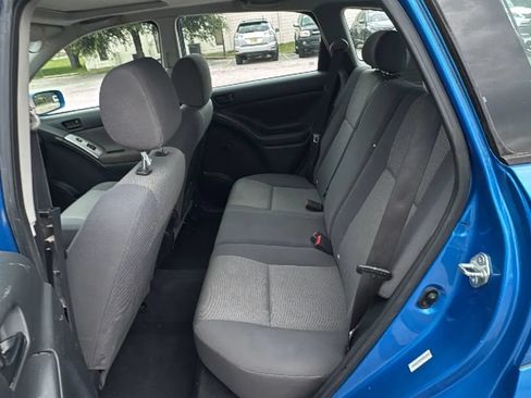 Used 2008 Pontiac Vibe w/ Sport Package FWD image 16