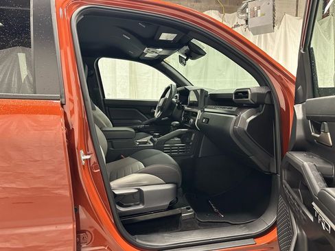 Used 2025 Toyota Tacoma TRD Off-Road image 55