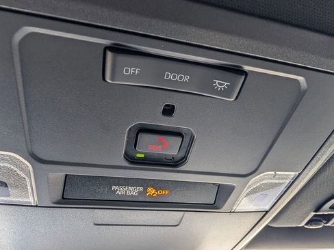 Used 2025 Toyota Tacoma SR5 image 12