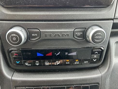 Used 2024 RAM ProMaster 2500 w/ Convenience Group FWD image 30