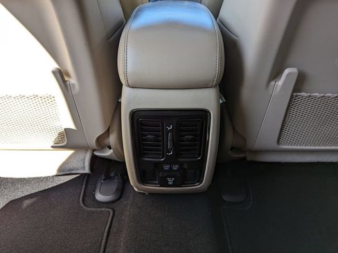 Used 2021 Jeep Grand Cherokee Limited AWD/4WD image 38