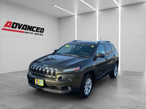 Used 2015 Jeep Cherokee Latitude w/ Cold Weather Group image 3