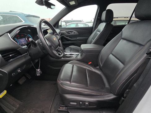Used 2023 Chevrolet Traverse LT w/ LT Premium Package image 7