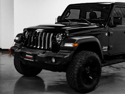 Used 2019 Jeep Wrangler Sport AWD/4WD image 7