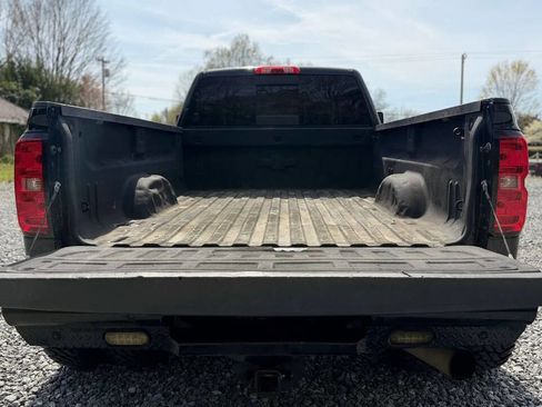 Used 2015 Chevrolet Silverado 3500 High Country w/ Duramax Plus Package image 7