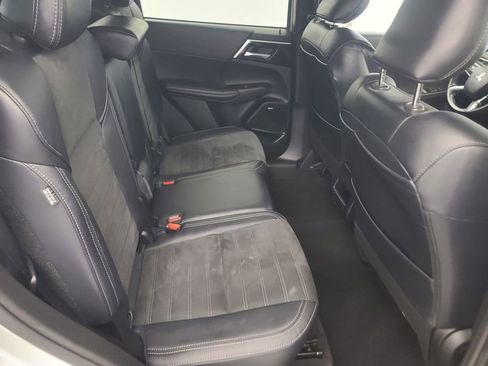 Used 2025 Mitsubishi Outlander SE AWD/4WD image 17