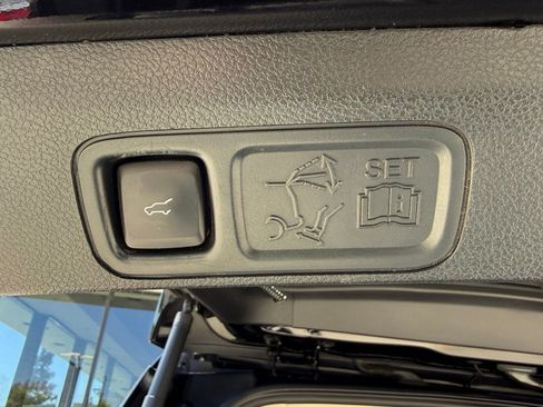 Used 2019 Ford Expedition Platinum RWD image 17