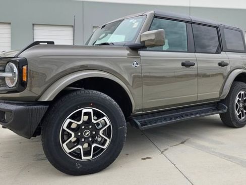 New 2026 Ford Bronco Outer Banks image 1