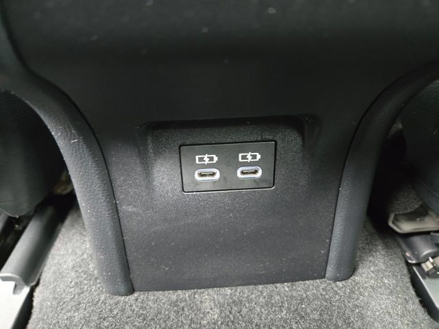 Used 2025 Toyota Prius LE FWD image 13
