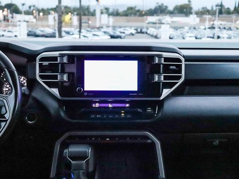 Used 2022 Toyota Tundra SR5 w/ SR5 Convenience Package RWD image 16