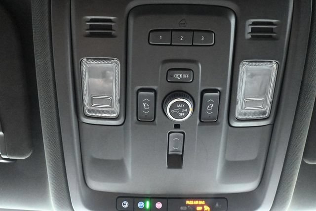 Used 2023 Chevrolet Tahoe Premier AWD/4WD image 45