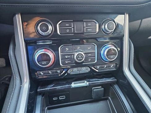 Used 2024 GMC Yukon XL Denali w/ Advanced Technology Package image 29