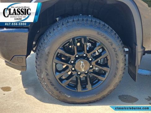 Used 2026 Chevrolet Silverado 2500 Custom w/ Custom Convenience Package AWD/4WD image 13