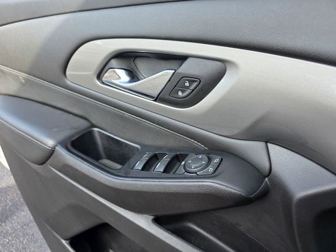 Certified 2023 Chevrolet Traverse LT image 14