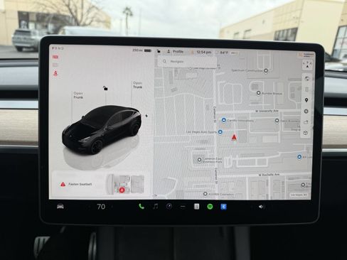 Used 2023 Tesla Model Y Performance image 10