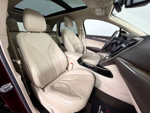 Used 2019 Lincoln MKC Reserve w/ MKC Climate Package AWD/4WD image 38