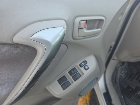 Used 2004 Toyota RAV4 Base image 15