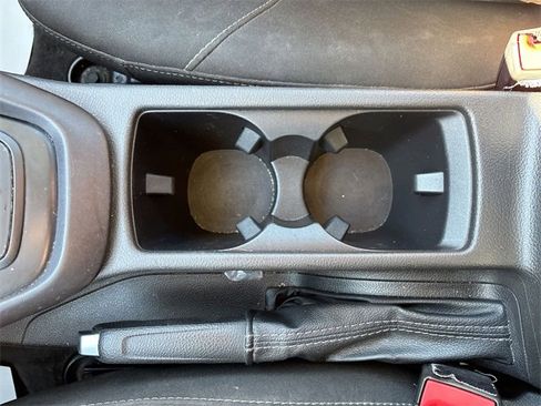 Used 2018 Ford Focus SE image 30