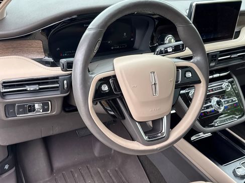 Used 2022 Lincoln Corsair Reserve w/ Luxury Package AWD/4WD image 15