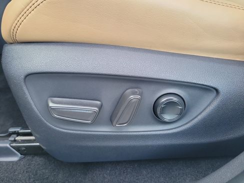 Used 2025 Toyota RAV4 Limited image 20