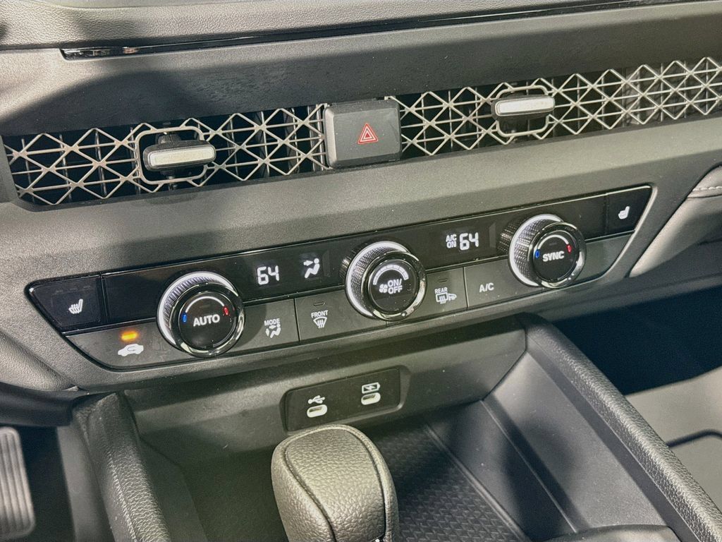 Used 2025 Honda Accord SE image 19