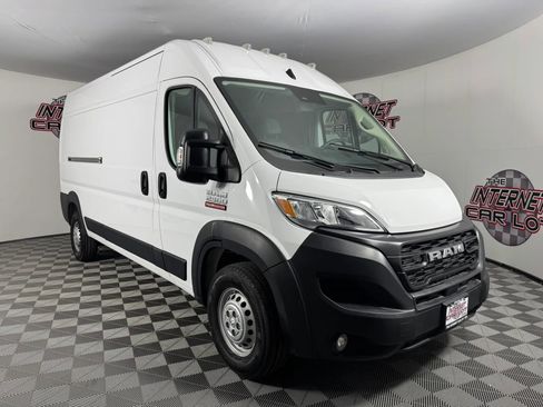 Used 2025 RAM ProMaster 2500 w/ Convenience Group FWD image 9