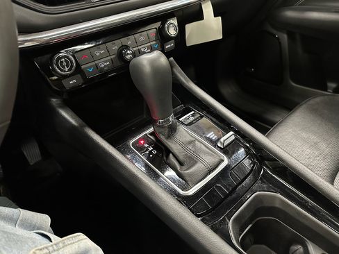 Used 2024 Jeep Compass Limited w/ High Altitude Package image 29