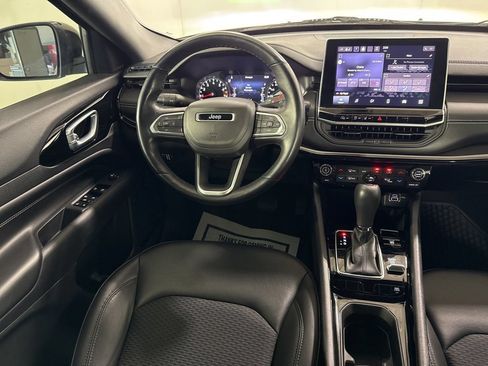 Used 2022 Jeep Compass Latitude w/ Convenience Group AWD/4WD image 18