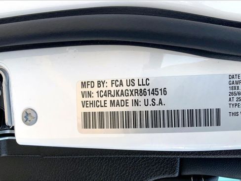 Used 2024 Jeep Grand Cherokee L Altitude AWD/4WD image 34