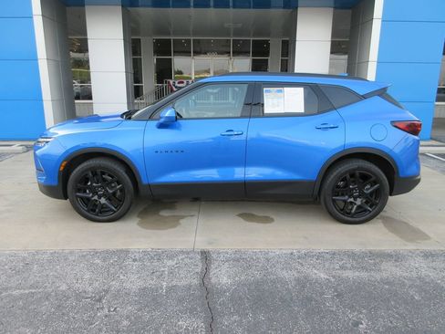 Used 2024 Chevrolet Blazer LT w/ Convenience Package FWD image 2