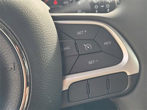 Used 2023 Jeep Renegade Altitude image 14