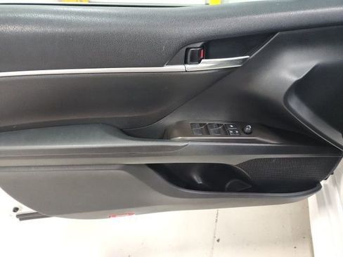 Used 2022 Toyota Camry LE image 21