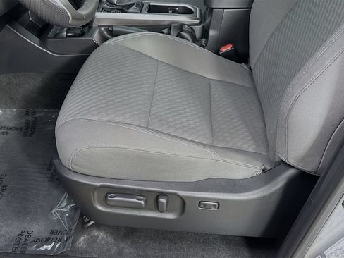Used 2022 Toyota Tacoma SR5 AWD/4WD image 22
