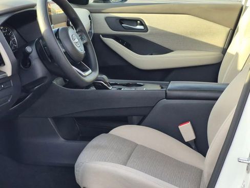 Used 2023 Nissan Rogue SV FWD image 15