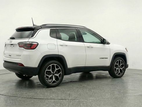 Used 2025 Jeep Compass Limited image 7