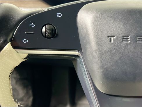Used 2022 Tesla Model S AWD/4WD image 18