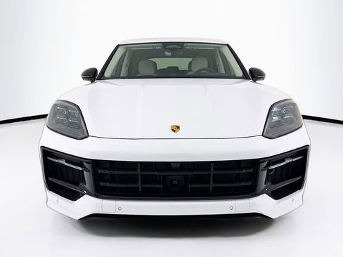 Certified 2026 Porsche Cayenne GTS AWD/4WD image 6