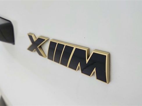Used 2023 BMW XM Base image 16